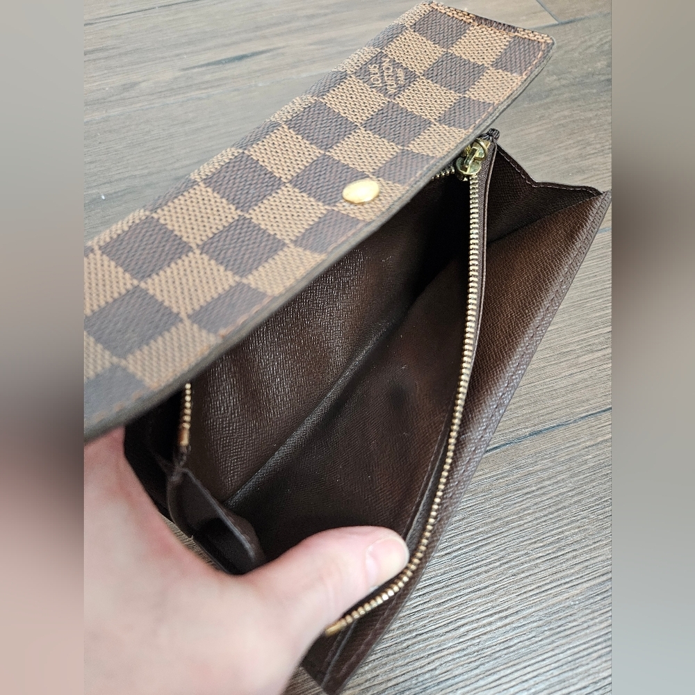 Louis Vuitton Damier Ebene Sarah Wallet - Picture 6 of 16